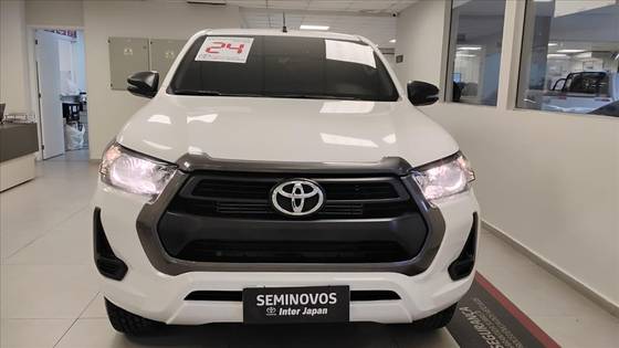 TOYOTA HILUX 2.8 D-4D TURBO DIESEL CD POWER PACK 4X4 AUTOMÁTICO TOYOTA HILUX 2.8 D-4D TURBO DIESEL CD POWER PACK 4X4 AUTOMÁTICO